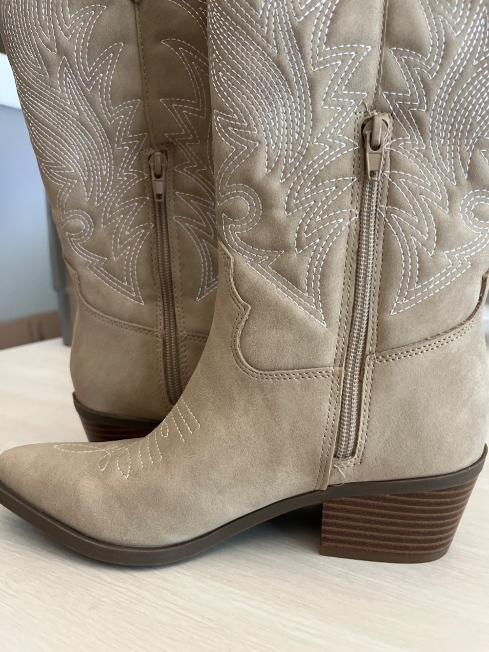 New Indigo rd Western Boots - Picture 4 of 9